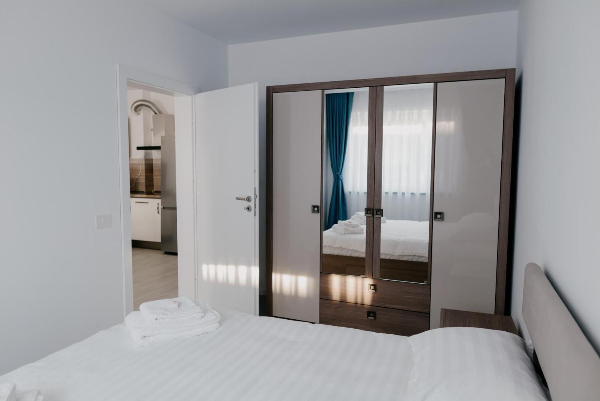 Royal Blue Property Oradea Exteriér fotografie
